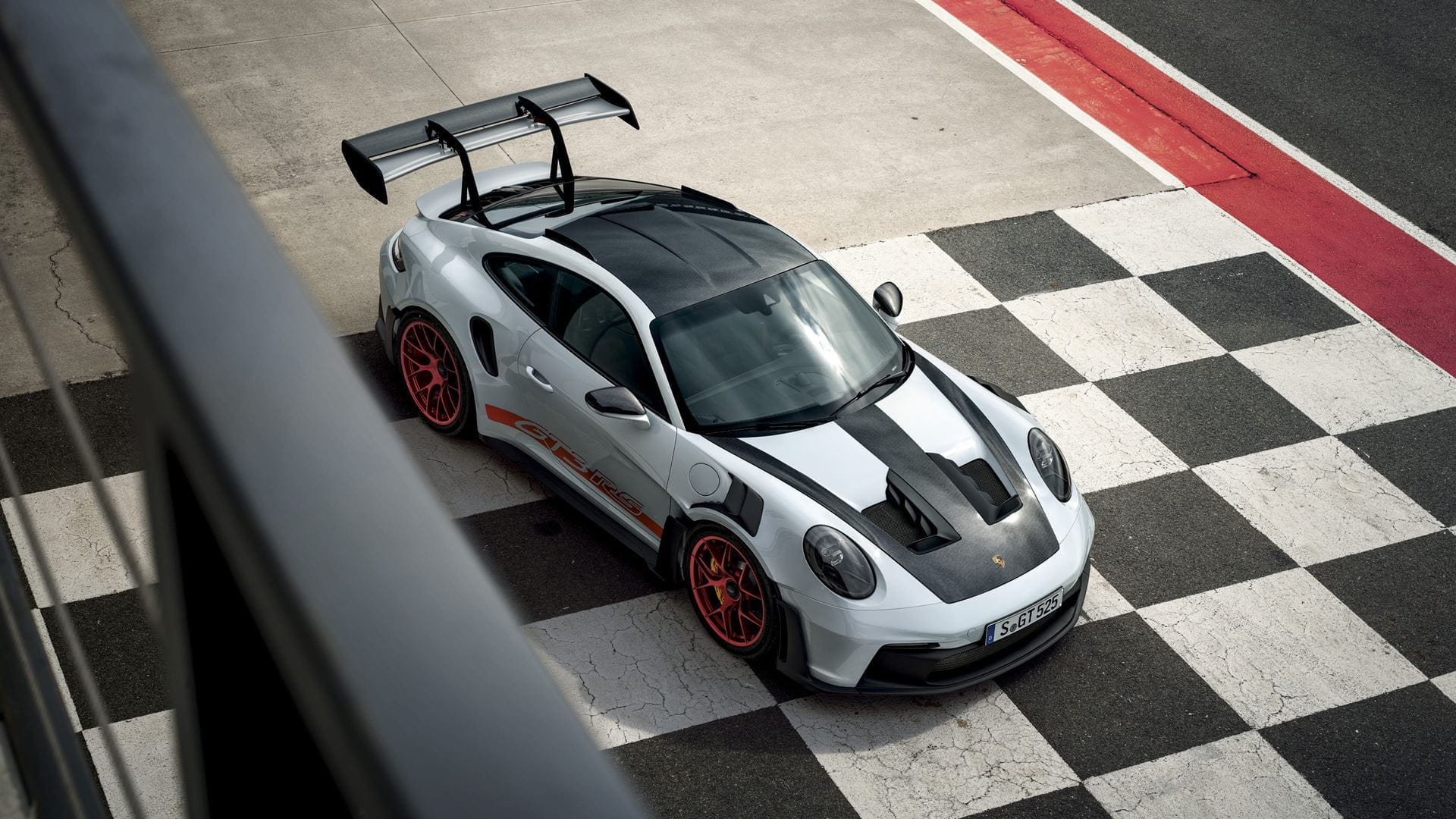 Porsche 911 GT3 RS: характеристики, які створені для максимального результату